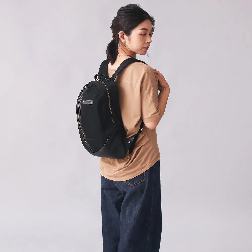 TUTUMU　egg pack【豊岡鞄】