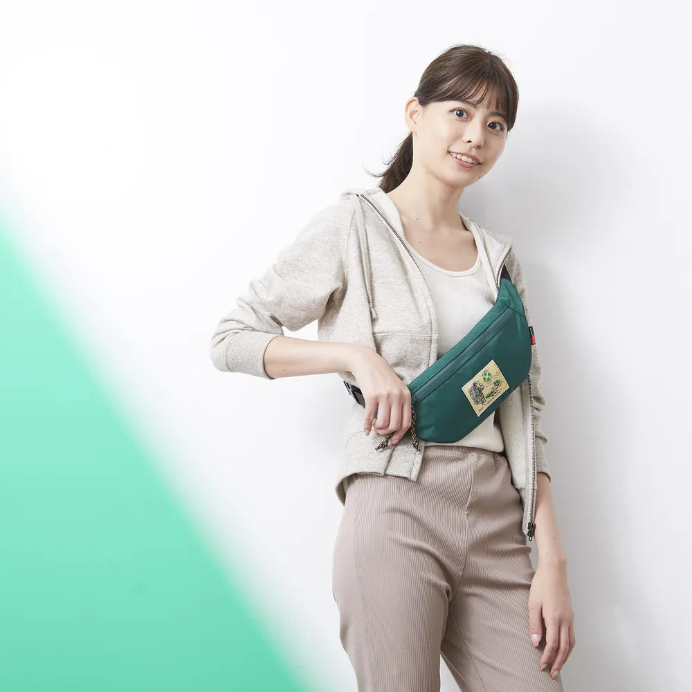 WALK ABOUT WOODS Flat Body Bag【豊岡鞄】