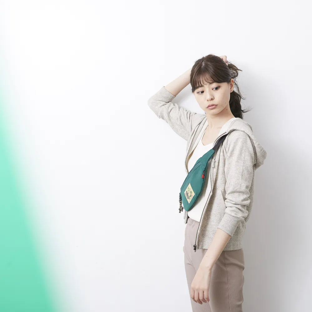 WALK ABOUT WOODS Flat Body Bag【豊岡鞄】