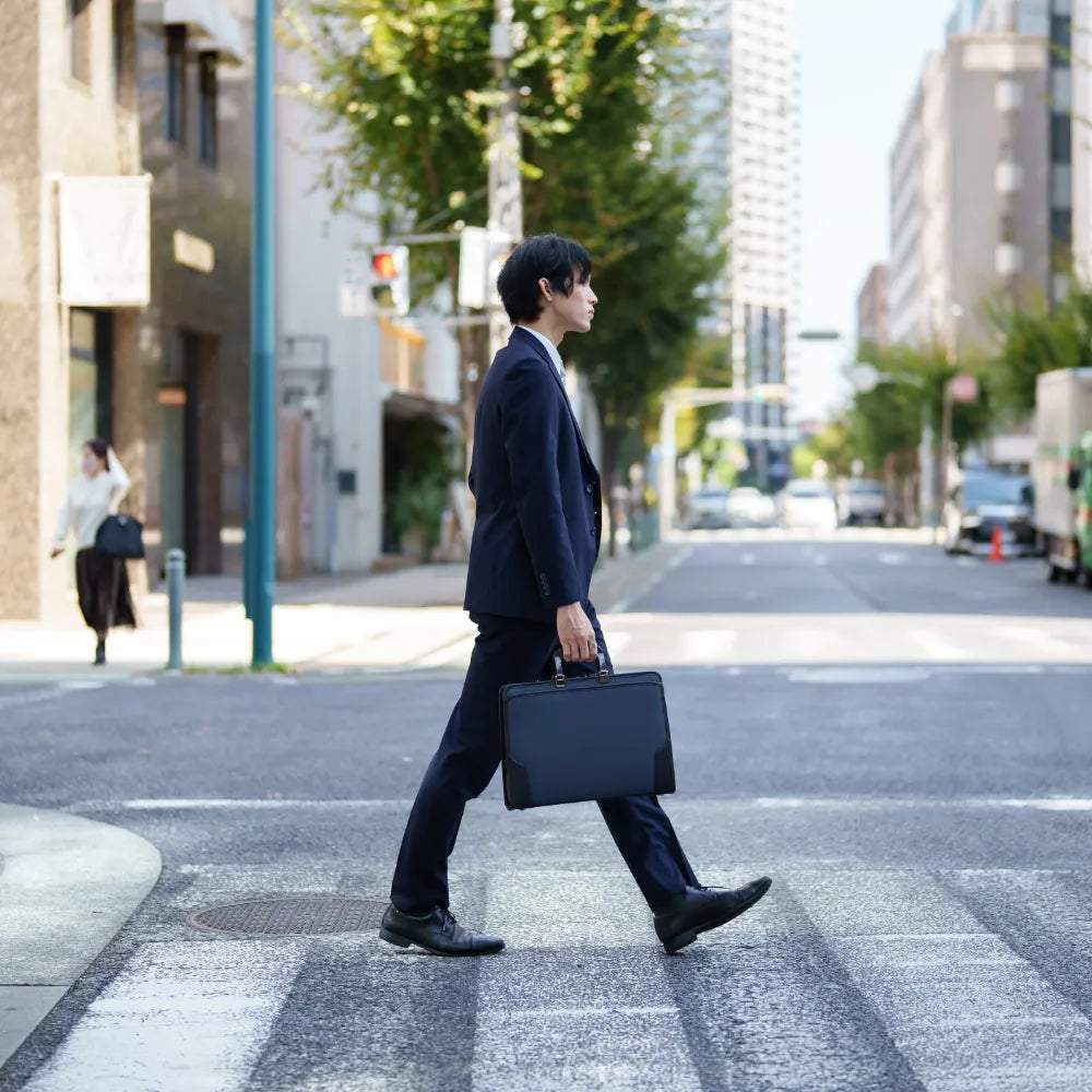 HLSS Briefcase Resin Handle【豊岡鞄】