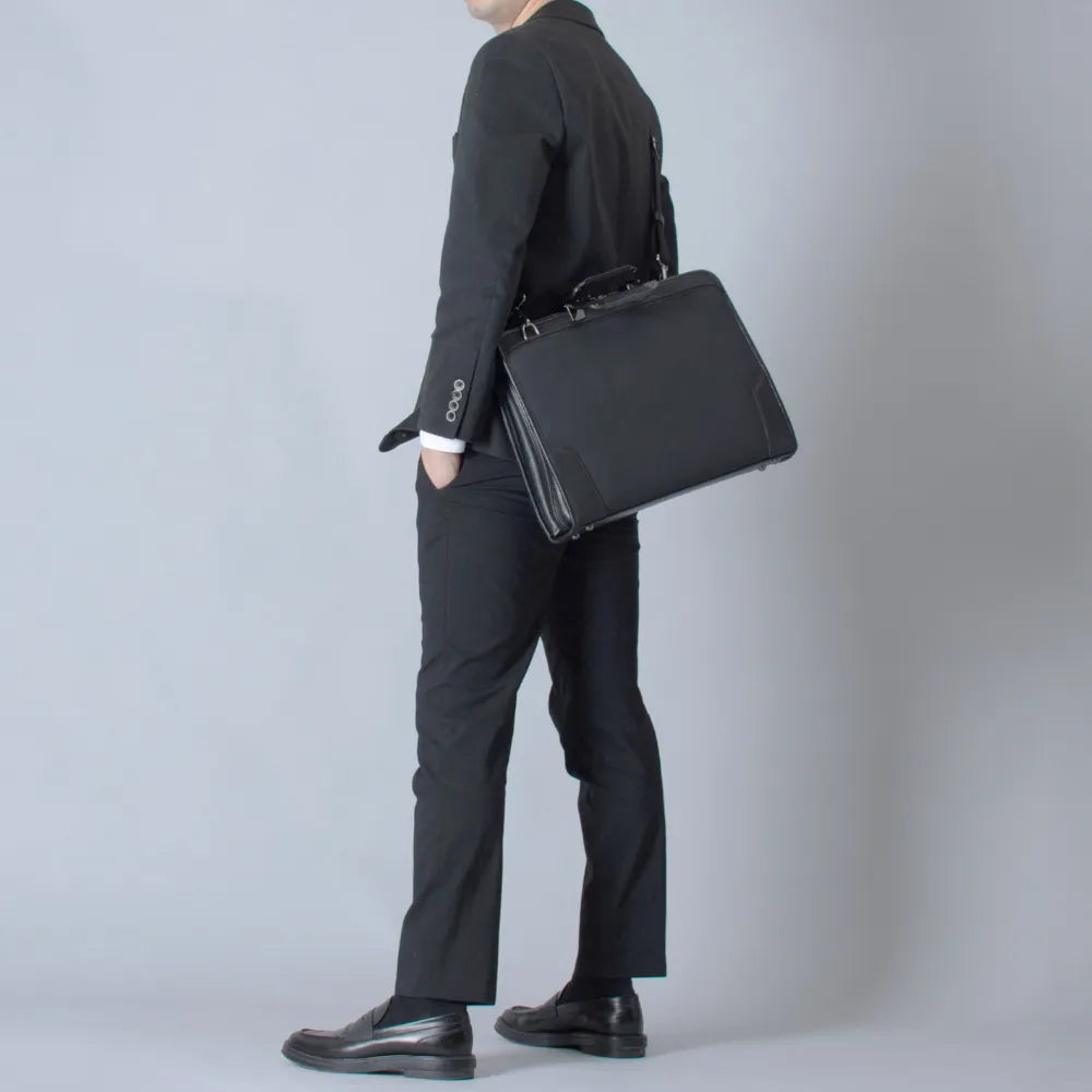 HLSS Briefcase Resin Handle【豊岡鞄】